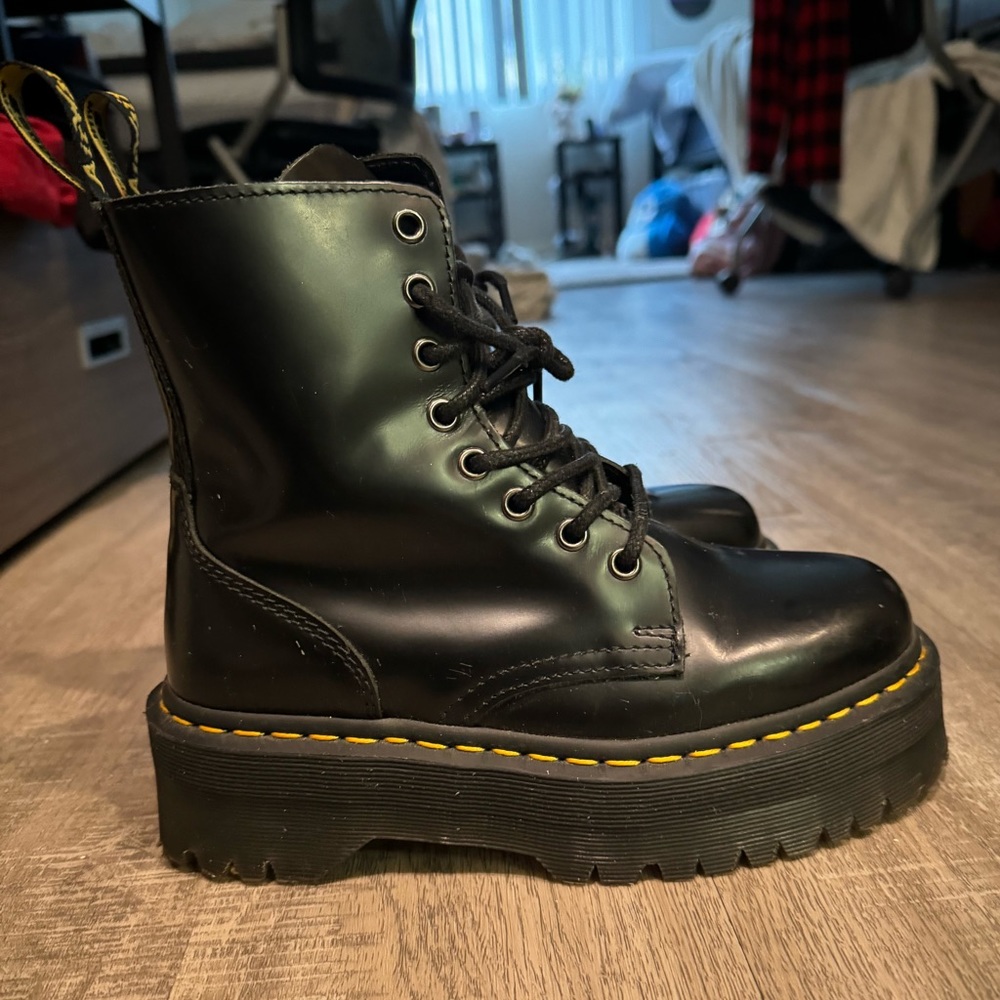 Dr. Martens Platform Boots Size 6 Women’s